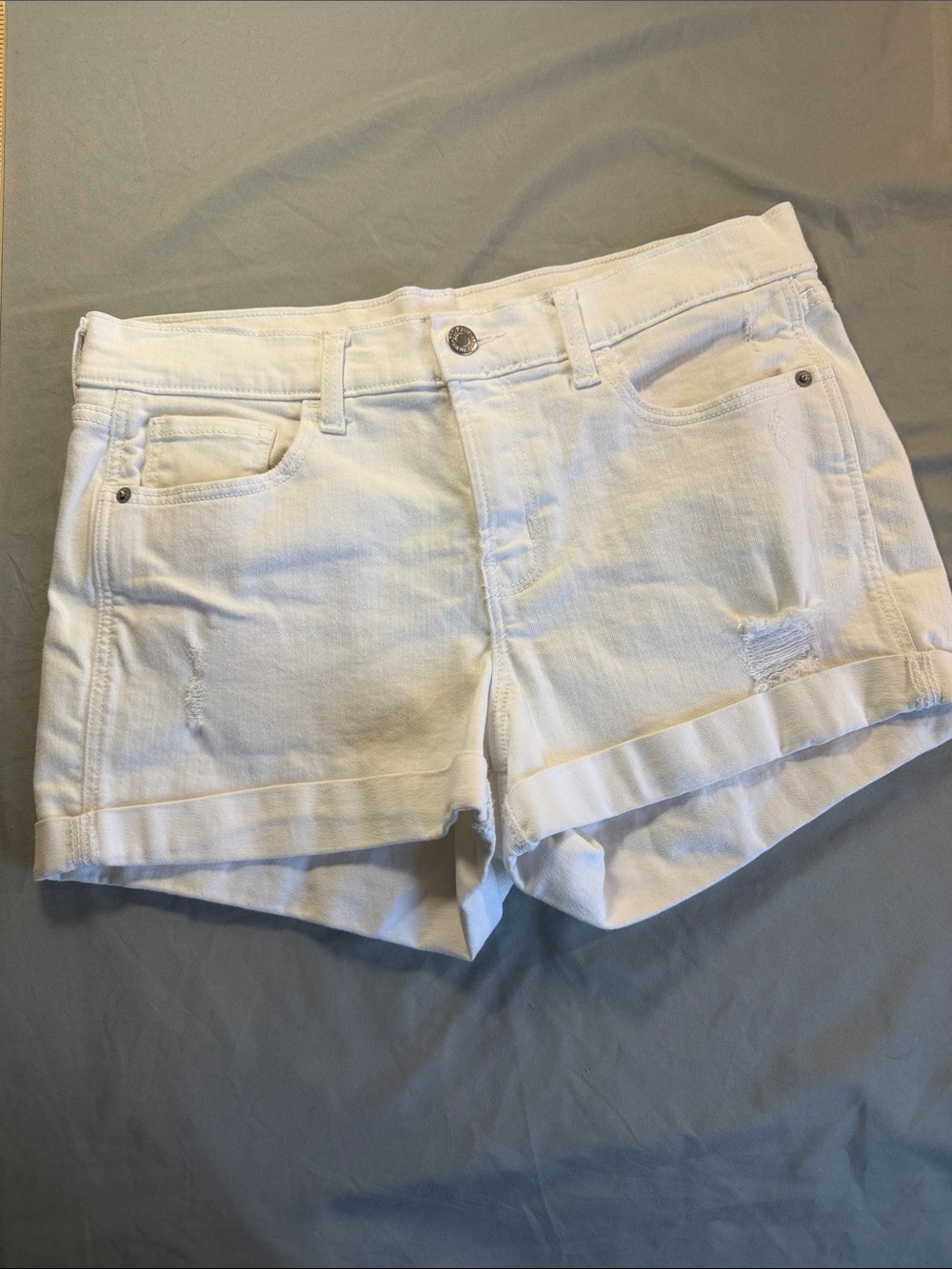Old Navy Boyfriend Mid Rise White Women's Denim Shorts - Classic Summer Style 8